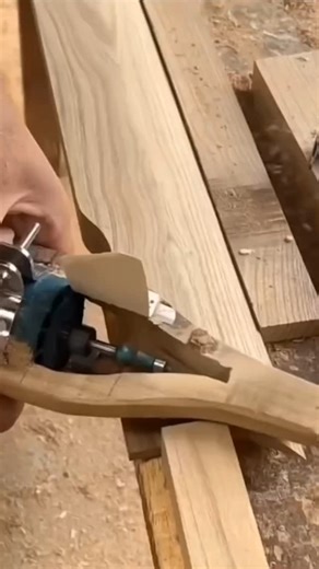 Friday Ge on Instagram: "Crafting Perfect Edges with Our Round-over Router Bit Tool Set #Woodworking #EdgeRouting #WoodCraft #HandmadeFurniture #WoodDesign #WoodenCrafts #PrecisionWork #WoodworkDetails #WoodFinishing #Craftsmanship #Handmade #CustomWoodwork"