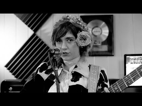 "Foolin' Around" - The Royal Hounds with Sierra Ferrell