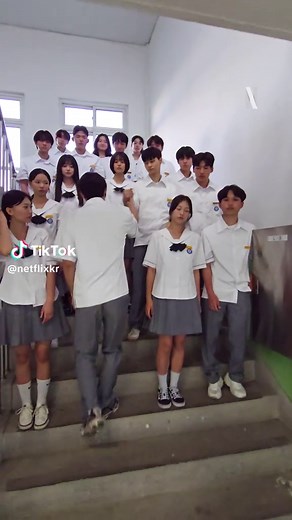Together they prayed. Alone they’ll pay. High schoolers desperately race to break the lethal curse of the wish-granting app, Girigo. is now playing, only on Netflix. #기리고 #IfWishesCouldKill