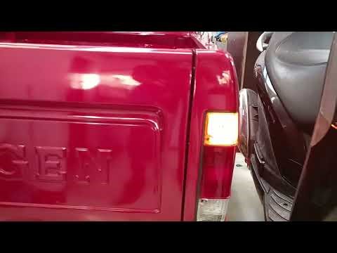 Volkswagen caddy mk1 rear passenger side led turn indicator Osram, driver side normal bulb 21w