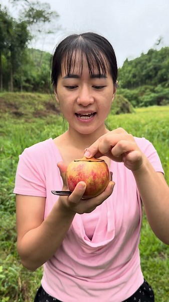 A fruit that cannot be eaten without peeling it #survival #bushcraft #shorts
