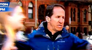 Reporter Stops Kisses [Video]