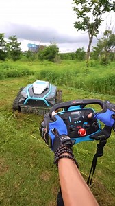 The KOHAM off-road remote control lawn mower has strong climbing stability.#lawn # #kohammowersfackohamb2b #OEMmowers #kohammowerstory | Kalin Patroni