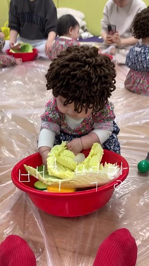 الجدة المحبوبة: خلفيات جميلة وأصوات مدهشة