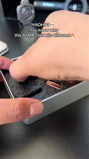 The sound is too satisfying🫠 #fidgettoys #gadget #anxiety #ADHD #fidgetblaster Lowkey feels like reloading in a videogame fidget gadget🎮 It’s so relaxing for my anxiety despair👀