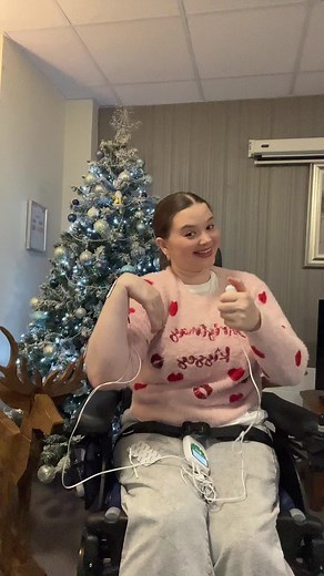 i can’t believe it’s almost december, is your tree up yet? 🎄#christmas #christmasdance #dance #physio