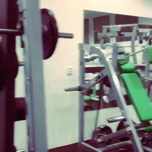 Smith Machine Shoulder Press. #LetsWork #PraguePro #EVLS @musclemeds @flex_magazine | Kai Greene