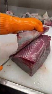 #Fresh tuna #Steak 🐋🍓 *Removing the skin from tuna loin to make steak*
