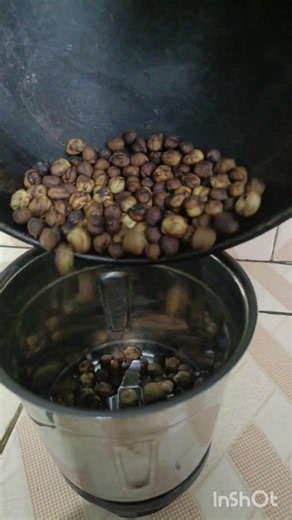 We can make coffee powder in home easily using cholee....✌🏻