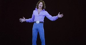 Concert inédit de Mike Brant en hologramme: sa famille bluffée, "j'ai cru qu'il était là…"