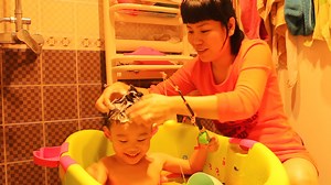 【兜兜3岁5个月】洗澡