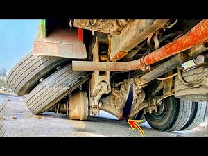 Pakistani Truck Due to Overload Truck Break Failure Emergency Repair Rear Axel Broken On the Road