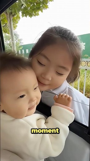 This Little Brother Finally Meets His Big Sister