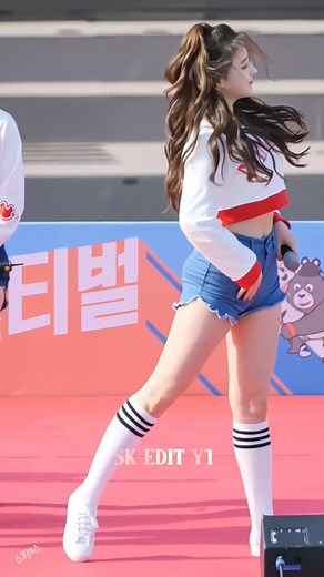 Nancy momoland dance||4k video quality queen of south korea #nancy #kpop #nancymomolandnancy #bts