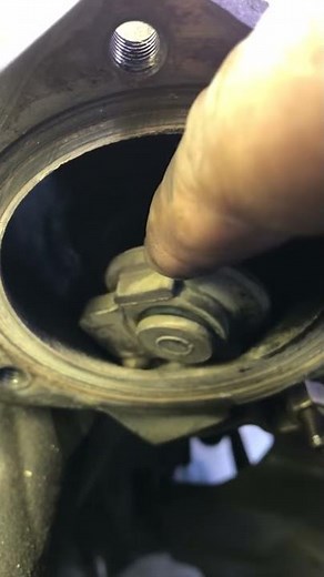 Mini Cooper typical worn turbo wastegate