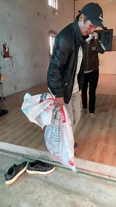 Bố Chồng ở quê lên phố thăm con cháu thì gặp ngay con dâu hỗn láo! | Cường Con