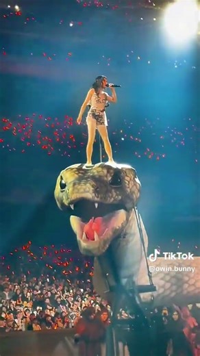 TYLA APPEAR ON ANACONDA PERFORMANCE IN #CHINA #TYLA #Channels #performance