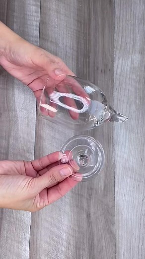 2.5M views · 59K reactions | Centros de mesa con copas rotas #diy #diycrafts #crafts #centrosdemesa #partyideas #reelsviral #reelsfb #artesanato | Vamos a Crear | Facebook