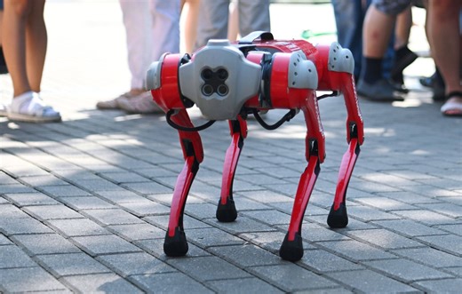 Ce nouveau chien robot chinois peut briser des vitres et courir jusqu’à 18 km/h