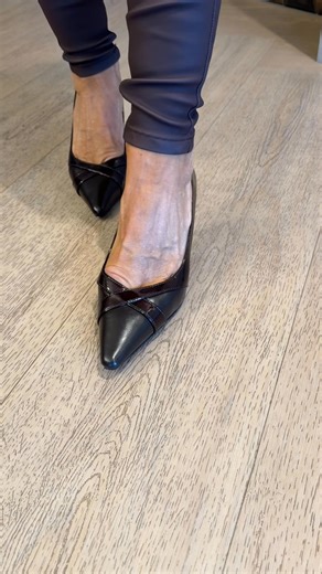 Trui amber Leopard , pump 6064 meerdere kleuren , vallen perfect op maat, broek isa wax , pak een maat groter. Nu op www.debsce.com | Deb’scasualelegance