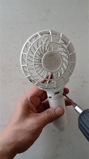 Old Mini Fan Not Working | Opening It Up to See What’s Broken Inside