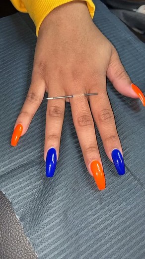 Surface Dermal Finger Piercing on this clients middle finger ✨