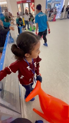 Learning to ice skate #skate ⛸️❄️🏒