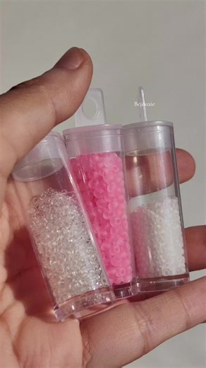 Handmade Pink Beaded Daisy Bracelet for Jewelry Lovers