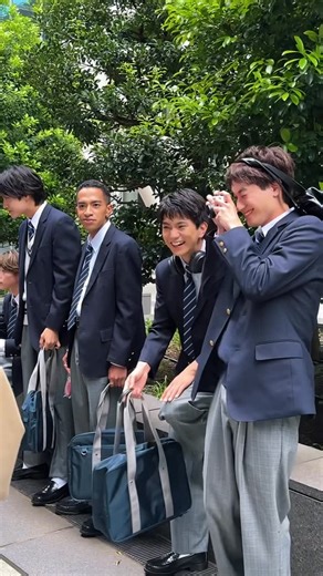 Aぇ! group on Instagram: "青春の1ページ📷✨ Aぇ! group公式TikTok(#Aぇとっく)では ジャージ姿の #おもれAぇ 撮影ビハインドを公開中🌈⁡ 3rd Single 「Chameleon」 OUT NOW!!!!! #ここが一番Aぇんです #AぇChameleon #Aぇǃgroup #Aぇぐらむ"