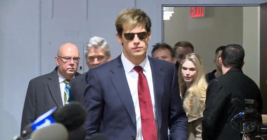 Milo Yiannopoulos resigns from Breitbart after child sex comment