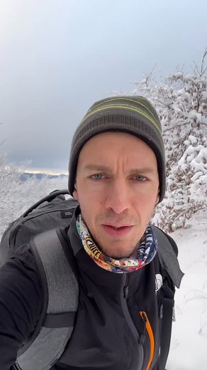 165 reactions · 30 shares | Aᴘᴘᴇɴɴɪɴᴏ ᴛʀᴀ ᴄɪᴇʟᴏ ᴇ ᴛᴇʀʀᴀ  Cᴏɴᴛʀᴀsᴛɪ Aᴜᴛᴜɴɴᴀʟɪ, 2025 Il Monte Dosso con la sua bianca armatura domina il paese di Varsi e la Valceno. All’orizzonte, oltre la pianura, il sole illumina le Alpi imbiancate dalla prima neve. Disponibile in stampa Fine Art o su tela, per info contattatemi in privato  #ExplorerLabPhotography #Valceno | Explorer Lab | Facebook