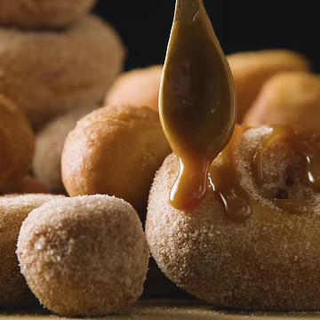 🎄 24 RECETTES À FAIRE À L'AVANCE - JOUR 5 🎄 Faites-vous partie de ceux qui font des réserves de beignes aux patates chaque année pour le temps des Fêtes? 🤩 C'est le temps de prévoir une journée popote et faire une TONNE de beignes d'antan maison! La recette complète >>> https://bit.ly/3lPQEFR | 5 ingrédients, 15 minutes