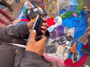 2.5K views | "Sunday Special at Chor Bazaar, Delhi! ️✨ Explore antiques, vintage gems, and unbeatable deals. Don’t miss out on the ultimate thrift shopping experience! #ChorBazaarDelhi #SundayShopping #HiddenTreasures" | IfacesBazaar | Facebook