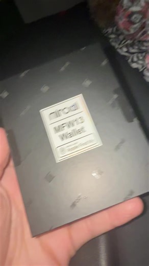 High-Quality Leather Wallet with Tracking Device