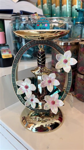 Mulan has always been my favorite warrior princess 🌸🤍 @Bath & Body Works #mulan #disneyprincess #bathandbodyworks #mulandisney #bathandbodyworkshaul