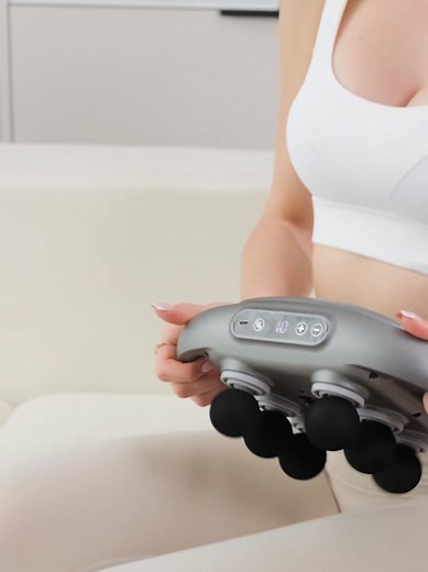 2.6K views | Back pain again? Just 5 minutes with this massage gun and you’ll feel light and relaxed. Works on neck, back, and legs — real deep relief at home. | Seismic Store | Facebook