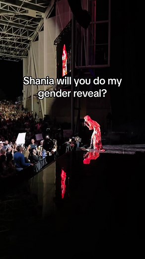 There’s nothing more special than sharing moments like this on stage with my fans!! This was my first gender reveal and I feel so privileged to have been a part of this family’s story ❤️ #QueenOfMeTour