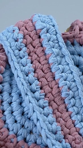 4.3K views · 32 reactions | Borsetta rotonda all’uncinetto con uno schema molto semplice! | Miarti - Uncinetto e Maglia | Facebook