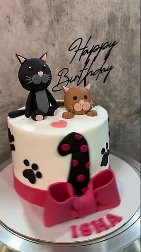 Cat themed birthday cake| cat lovers fondant and whipped cream cake | cake shorts | cake videos