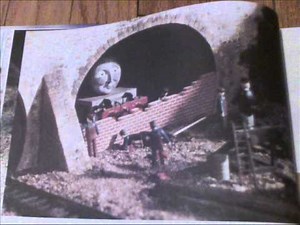 Thomas' Big Storybook: Henry to the Rescue