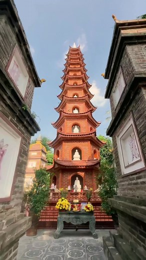 Tran Quoc Pagoda Hanoi: Oldest Buddhist Temple in Vietnam