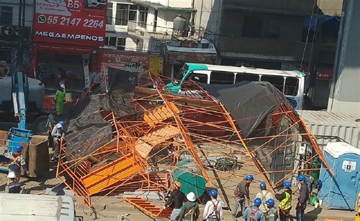 ¡Otra vez la Línea 12! Ahora se cae andamio durante reparaciones en Metro CDMX
