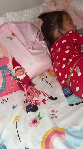 It is so funny!😆 Elf already on the shelf 👌#momlife #lifehack #christmas #elfontheshelf #elfontheshelfideas #elf | Tsagana/Momhack