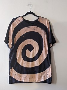 T-shirt With Custom Bleach Spiral - Etsy
