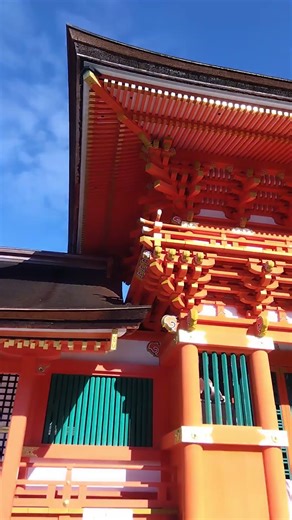 国宝・宇佐神宮「上宮（じょうぐう）本殿」〜一之御殿、二之御殿、三之御殿の三棟が横に並ぶ