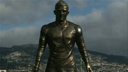 Cristiano Ronaldo é homenageado com estátua na Ilha da Madeira
