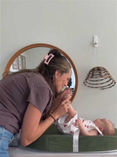 More tips below 👇 The Mobile from The Looker Play Kit can be a beautiful way to support visual tracking and focus during diaper changes. When ceiling mounting is not available, mounting on the wall is a great alternative option. A captivating visual can help turn diaper changes into moments of connection, giving your baby something interesting to look at while you care for them. 👀 Safety tip: If you choose to use hardware or removable adhesives, be sure to follow the manufacturer's guidance on
