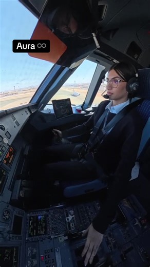 Landing in Jeddah, Saudi Arabia 🇸🇦🎀💞 #pilot #aviation #womenpilot #a320 #airbus