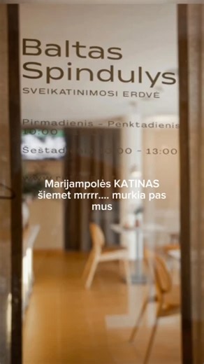 „Rūta, kodėl Marijampolė? Juk didmiestyje viskas vyktų greičiau, progresyviau…“ – šį klausimą girdžiu labai dažnai. „Todėl, kad daug metų praleidau čia, myliu šį miestą. Kad ir kur bekeliaučiau, visuomet gera sugrįžti namo. Todėl, kad noriu, jog naujovės pasiektų šį miestą ir jo gyventojus. Todėl, kad „Baltas Spindulys“ apie pabuvimą be skubos: sau, su savimi ir dėl savęs.“ ✨️ Ši idėja, pasirodo, ne tik man svarbi. „Baltas Spindulys“ buvo pastebėtas ir įvertintas Marijampolės regiono verslo apdo