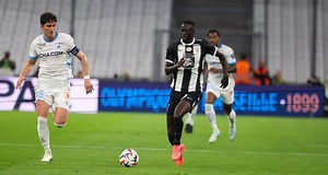 La stat' incroyable de l'OM, tenu en échec à la pause par Angers, sur les cartons rouges